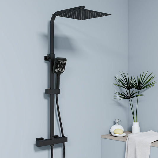 Sistema doccia moderno, dotato di soffione quadrato da 30x30 cm, rubinetto Cool-Touch antiscottatura e doccetta manuale a tre getti — asta doccia regolabile in acciaio inossidabile nero, da 73 a 115 cm